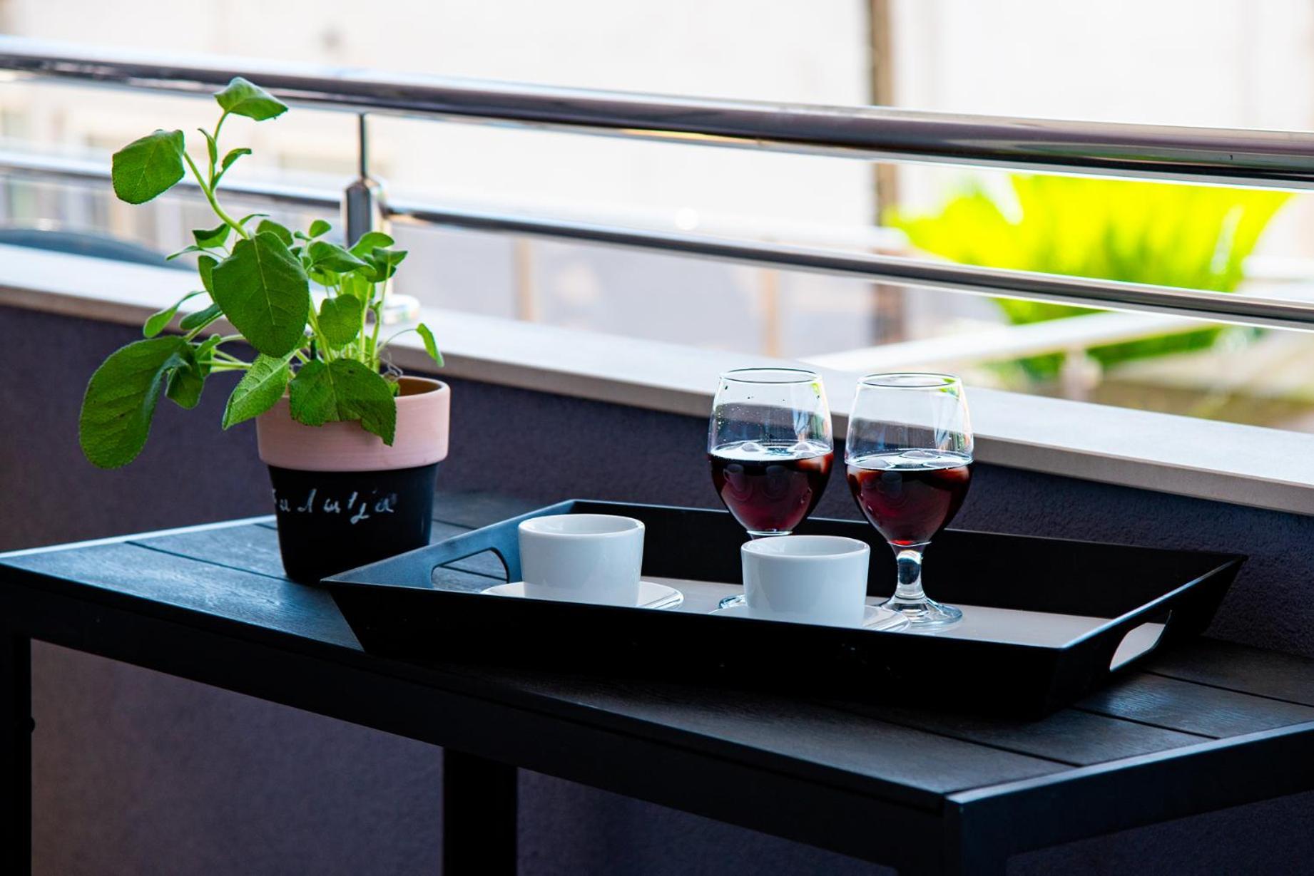 Pool Me Up! Apartment Sibenik Bagian luar foto