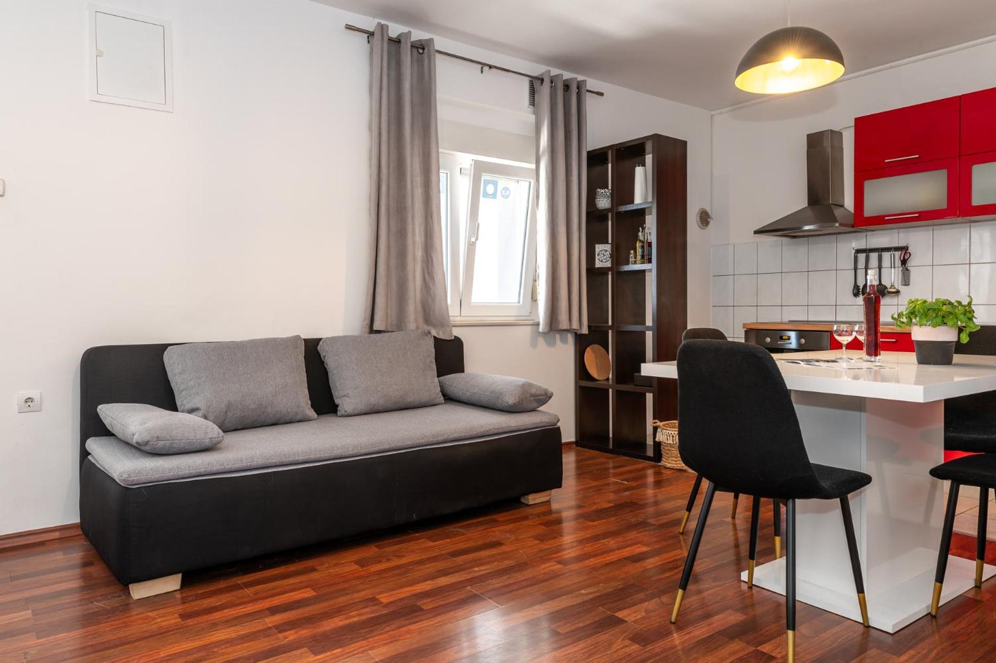 Pool Me Up! Apartment Sibenik Bagian luar foto