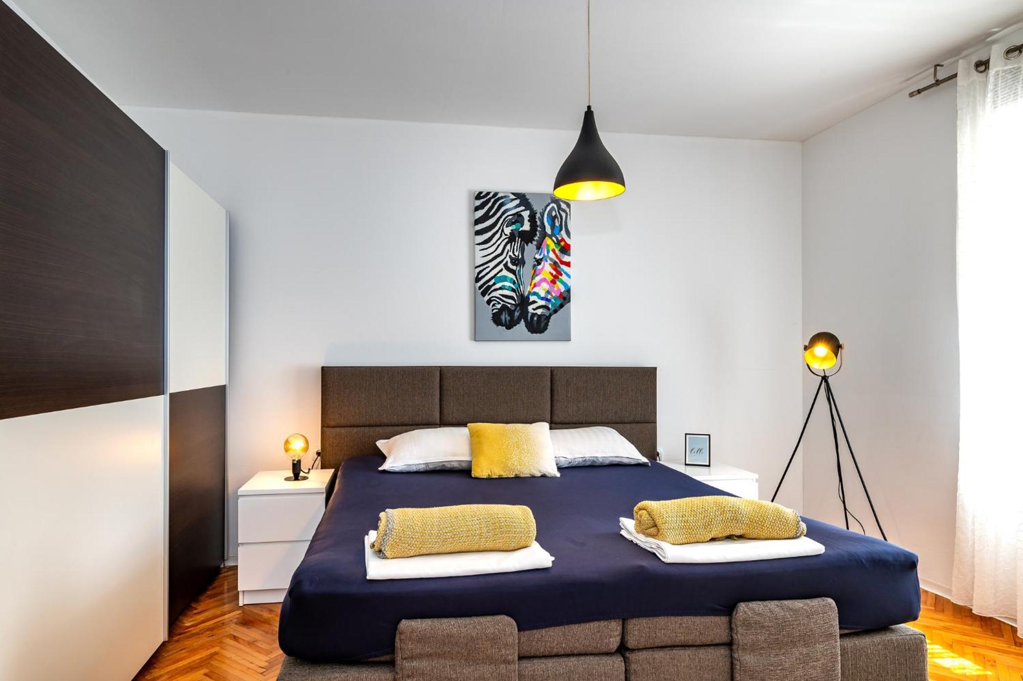 Pool Me Up! Apartment Sibenik Bagian luar foto